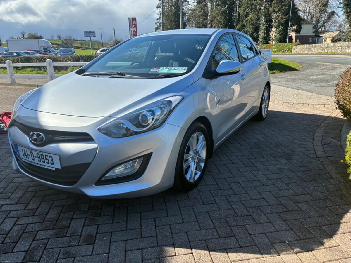 Hyundai i30 1.6 DSL DELUXE 4DR - Image 1
