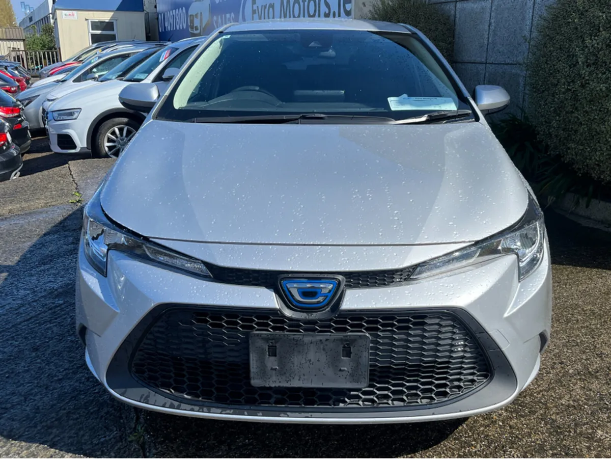 Toyota Corolla TOURING ESTATE HYBRID AUTOMATIC 1.8 - Image 2