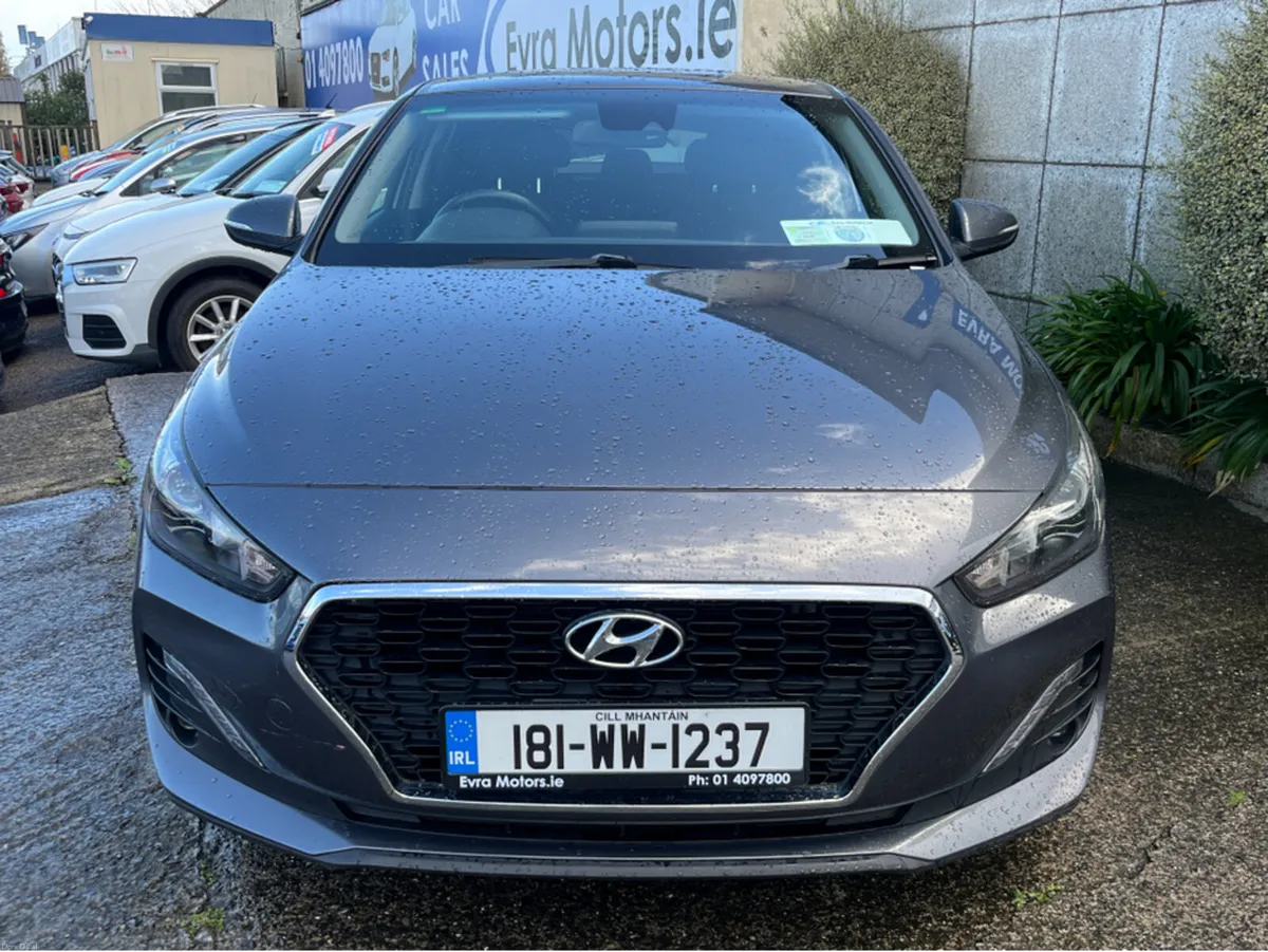 Hyundai i30 FASTBACK 1.0 PETROL //REVERSE CAMERA// - Image 2