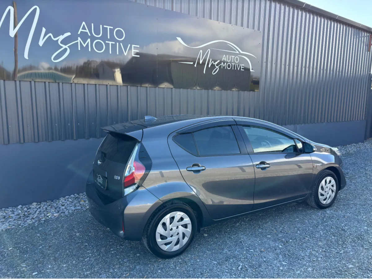 Toyota Aqua //HYBRID//DARK GREY//182D31952 - Image 4