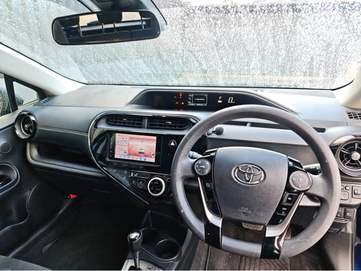 Toyota Aqua //HYBRID// 192D31198 - Image 6