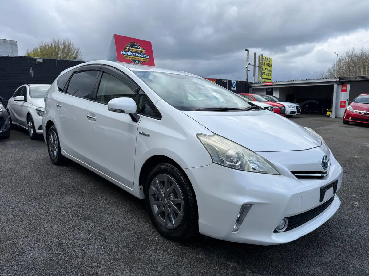 2013 Toyota Prius Alpha 7 Seater 1.8 Hybrid - Image 2