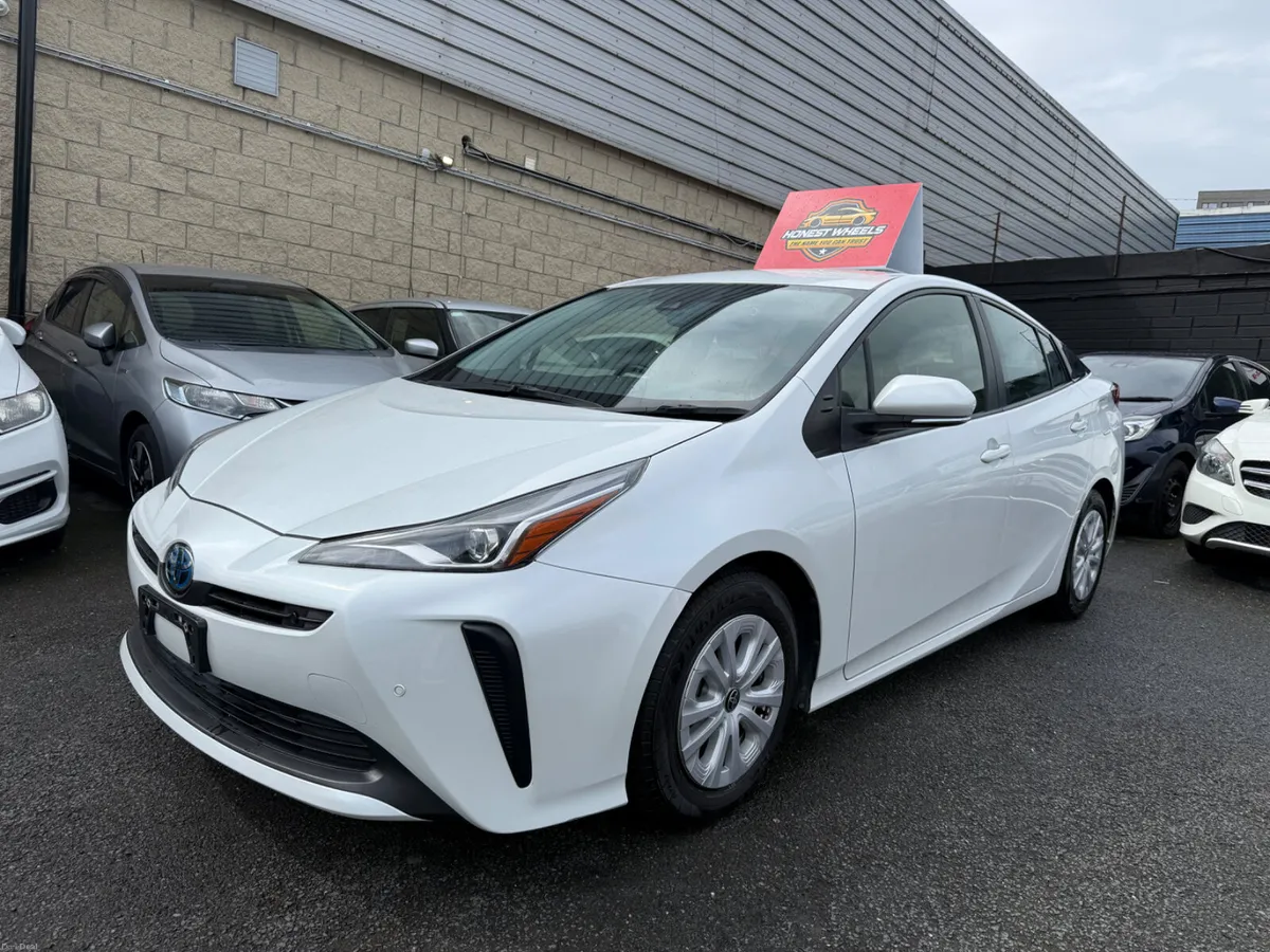 2021 Toyota Prius 1.8 Hybrid Automatic - Image 3