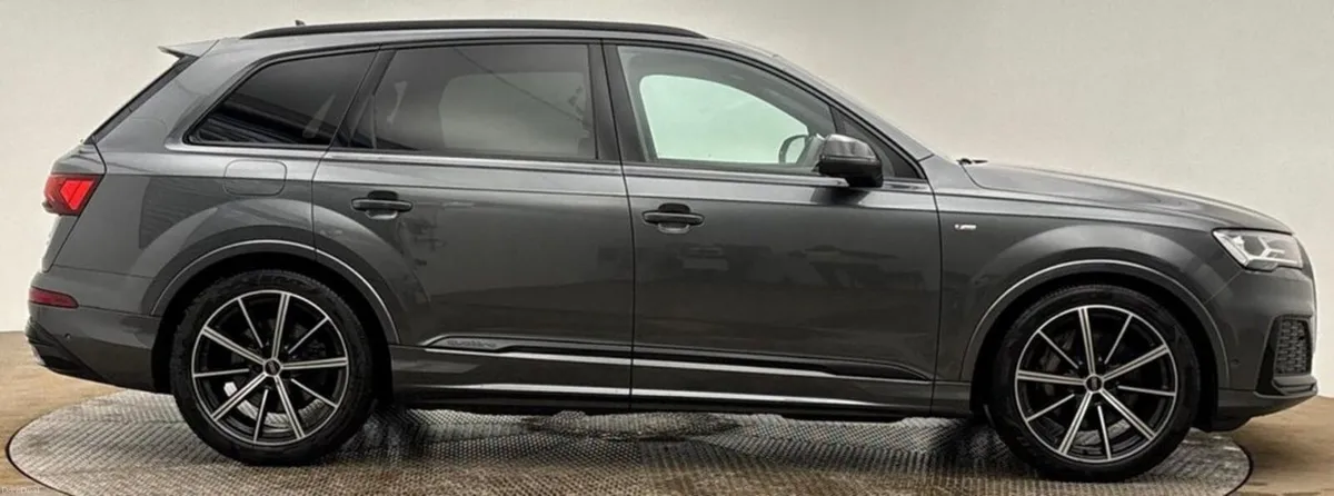 3.0 TDI V6 50 Black Edition SUV 5dr Diesel Tiptron - Image 2