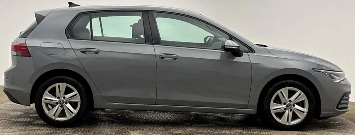 2.0 TDI Life Hatchback 5dr Diesel Manual Euro 6 (s - Image 2