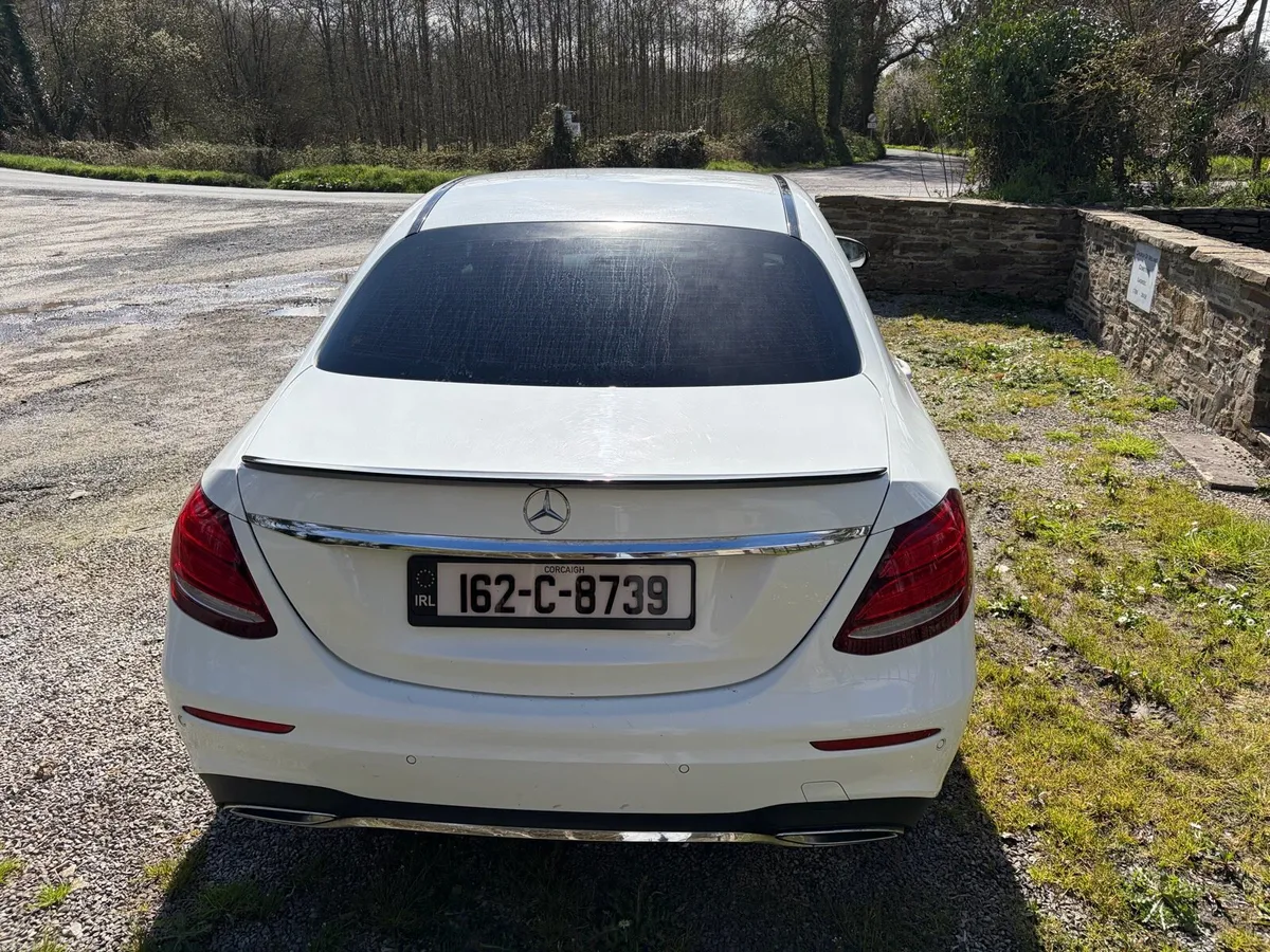 Mercedes E220 AMG Line 207HP ŁÓW MILLAGE - Image 3