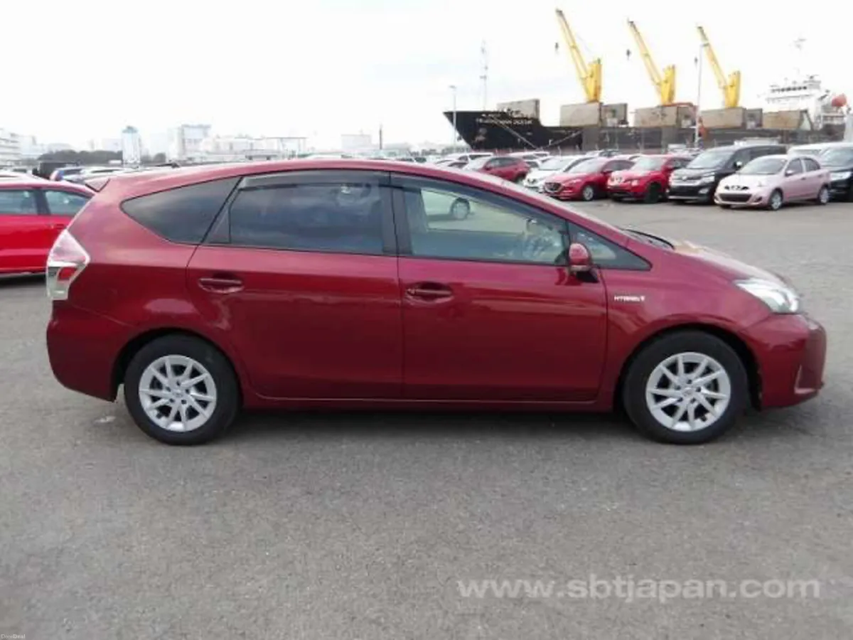 Toyota Prius 7 seater 20/05 - Image 3