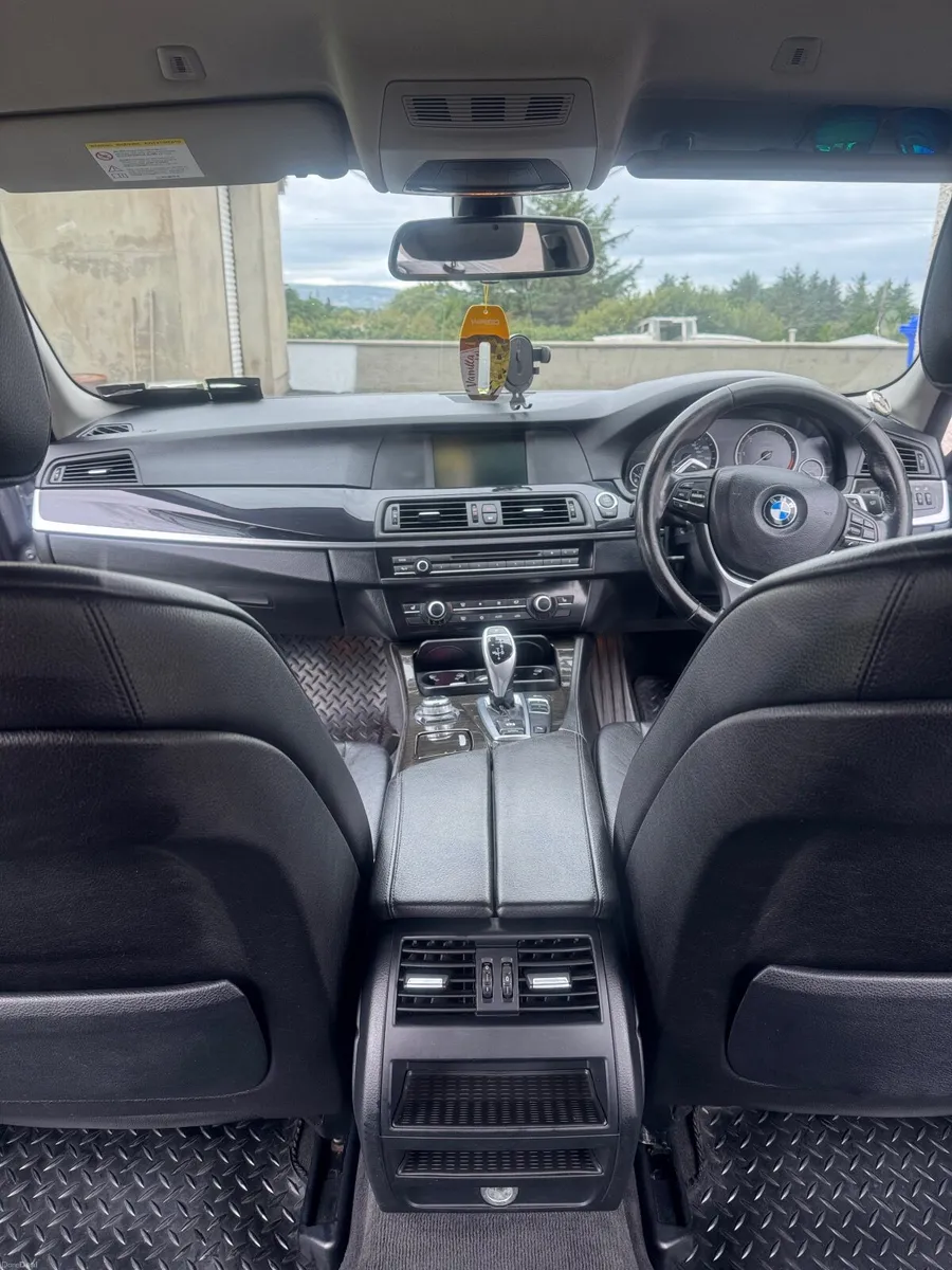 BMW 5-Series 2012 - Image 3