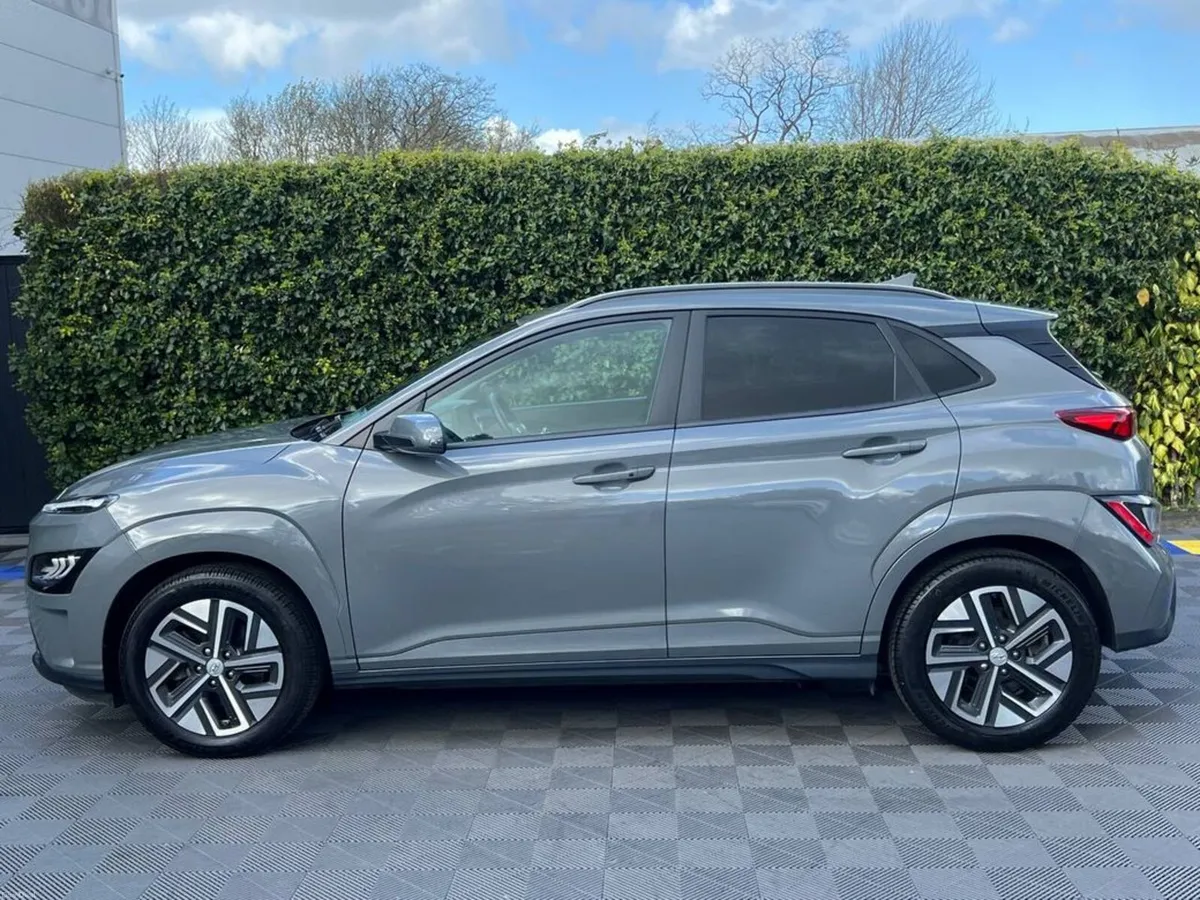 Hyundai KONA PREMIUM // APPLE CARPLAY/ANDROID AUTO - Image 3