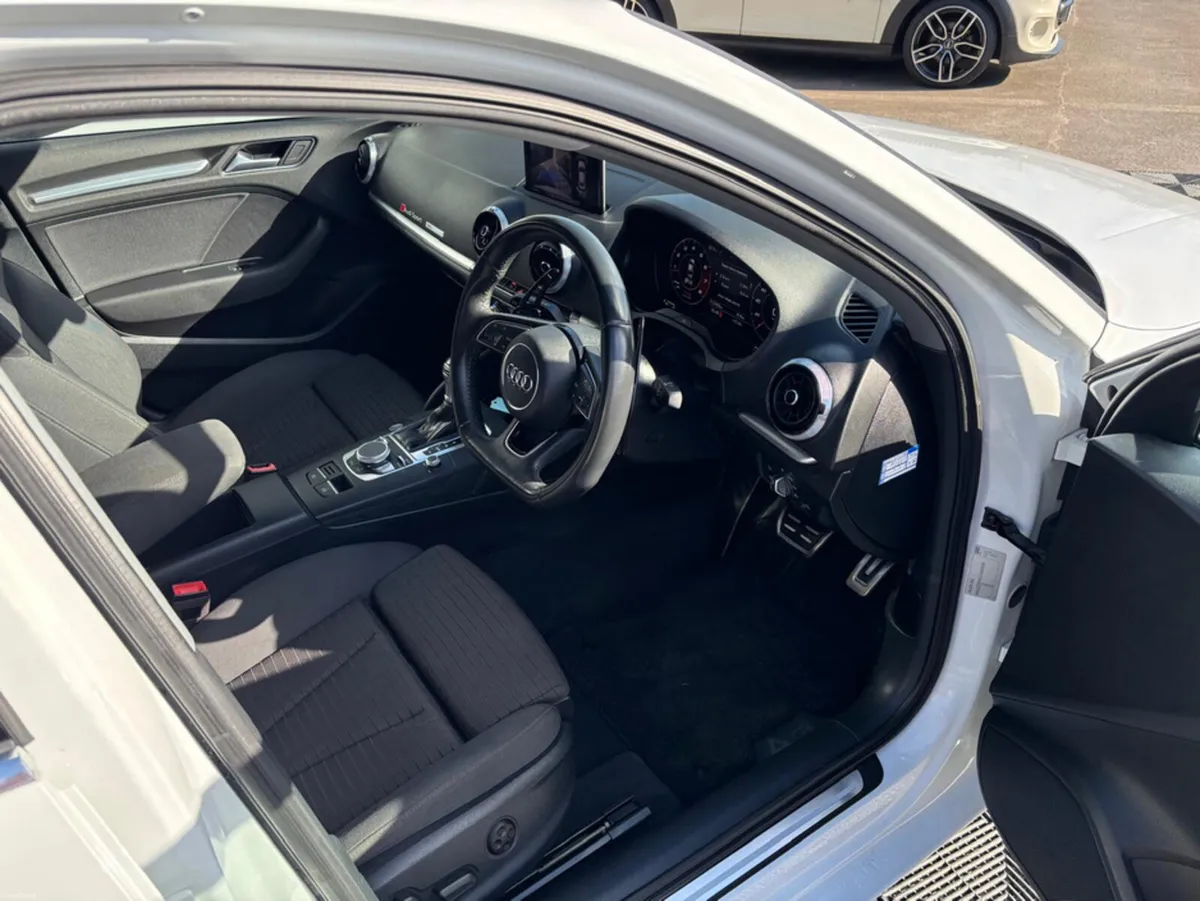 Audi A3 Audi A3 1.4 TFSI, Petrol, auto, fully load - Image 4