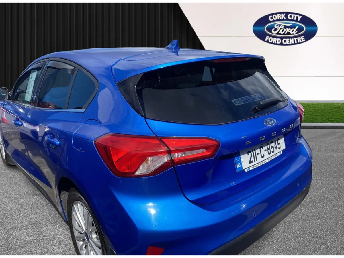 Ford Focus TITANIUM EDITION 1.5 TD 120 4DR - Image 3