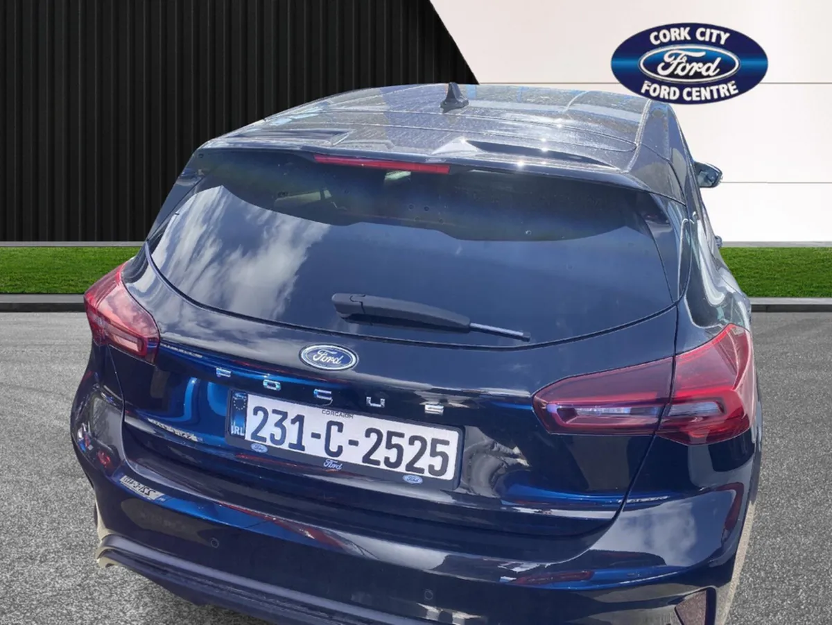 Ford Focus ST-LINE 1.0T 125 M6 FWD 4DR - Image 4