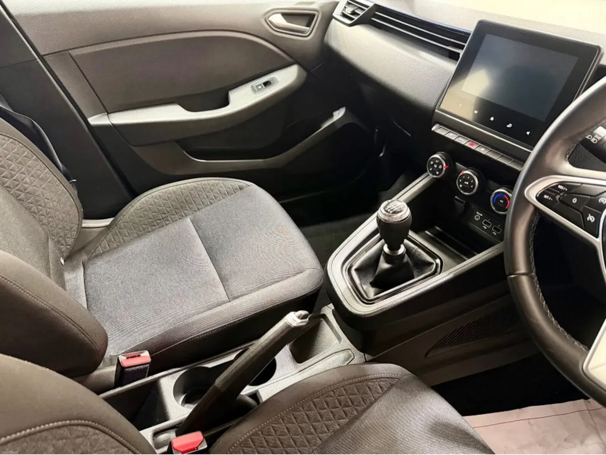 Renault Clio EQUILIBRE TCE 90 MY22.5 5 5DR - Image 4