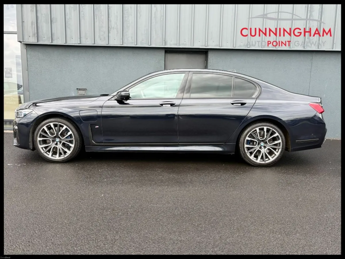 BMW 7-Series 745e M Sport Auto - Image 3