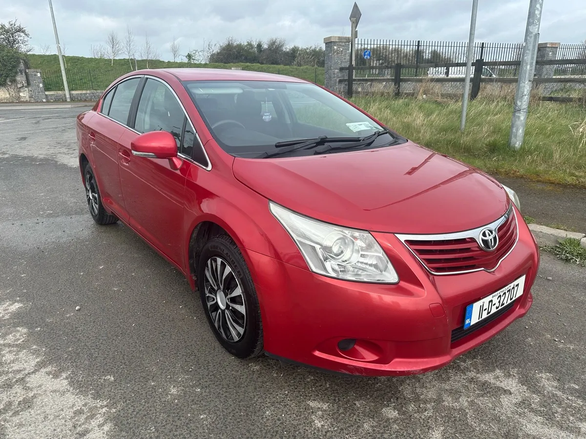 2011 Toyota avensis taxed tested mint condition - Image 1