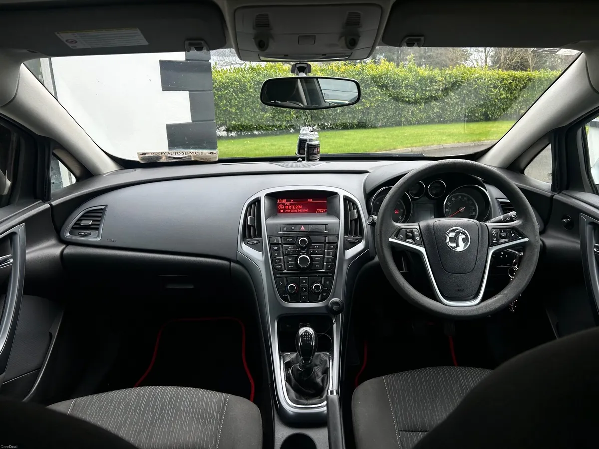 Vauxhall Astra 2012 - Image 3