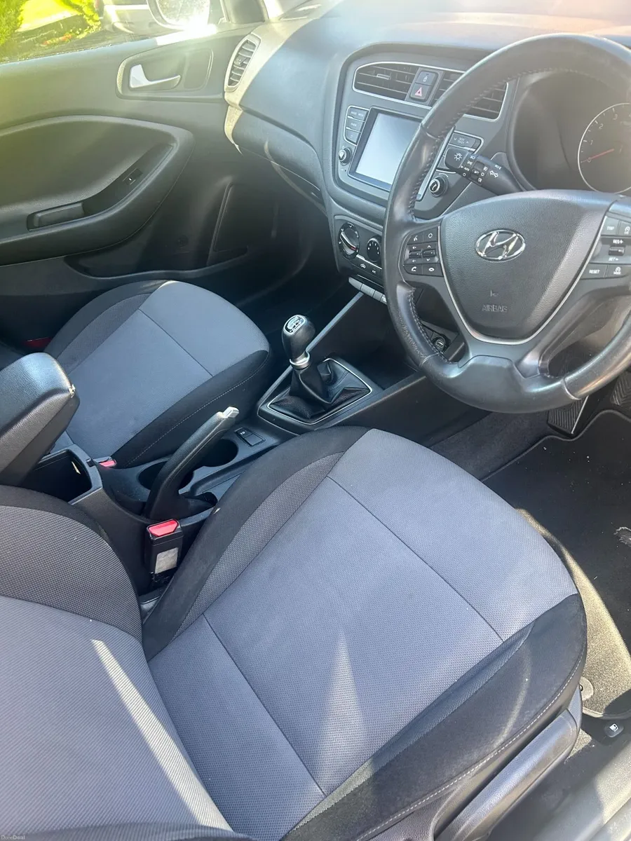 2019, Hyundai i20 Deluxe - Image 4