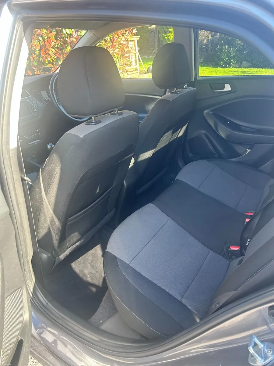 2019, Hyundai i20 Deluxe - Image 2