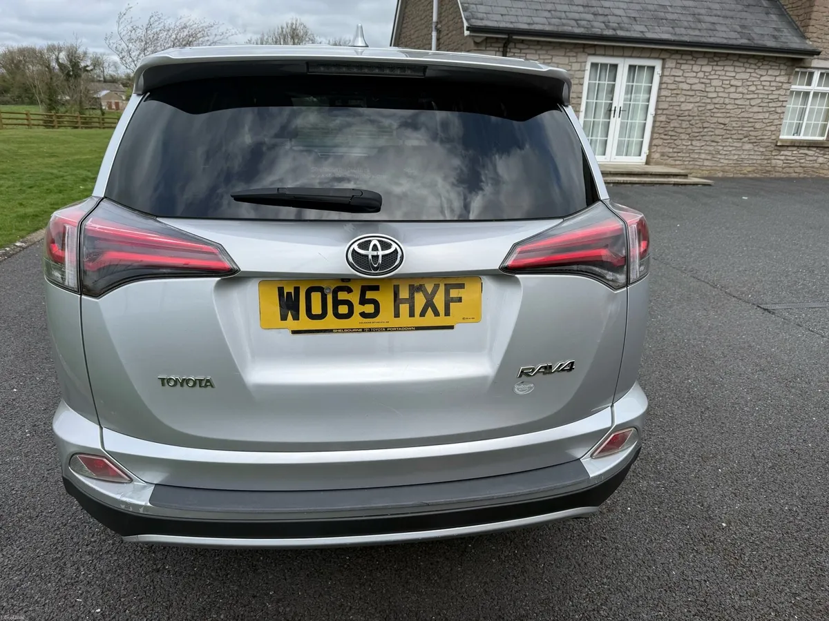 2016 Toyota Rav4 icon - Image 2