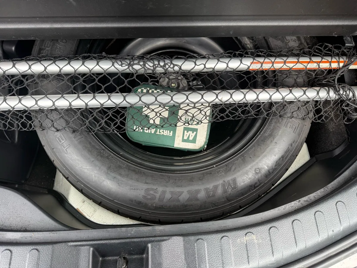 2016 Toyota Rav4 icon - Image 4