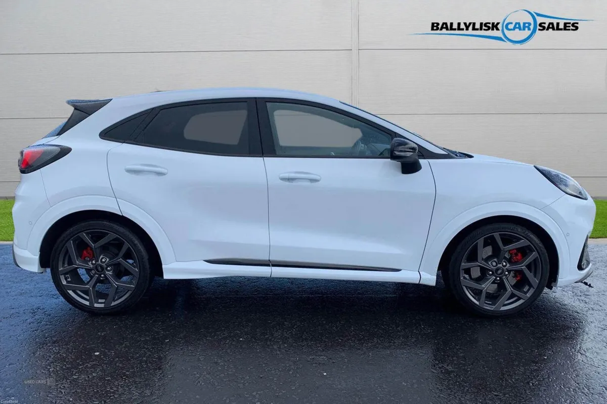 Ford Puma 1.5T 200PS ST in Frozen White with only - Image 3