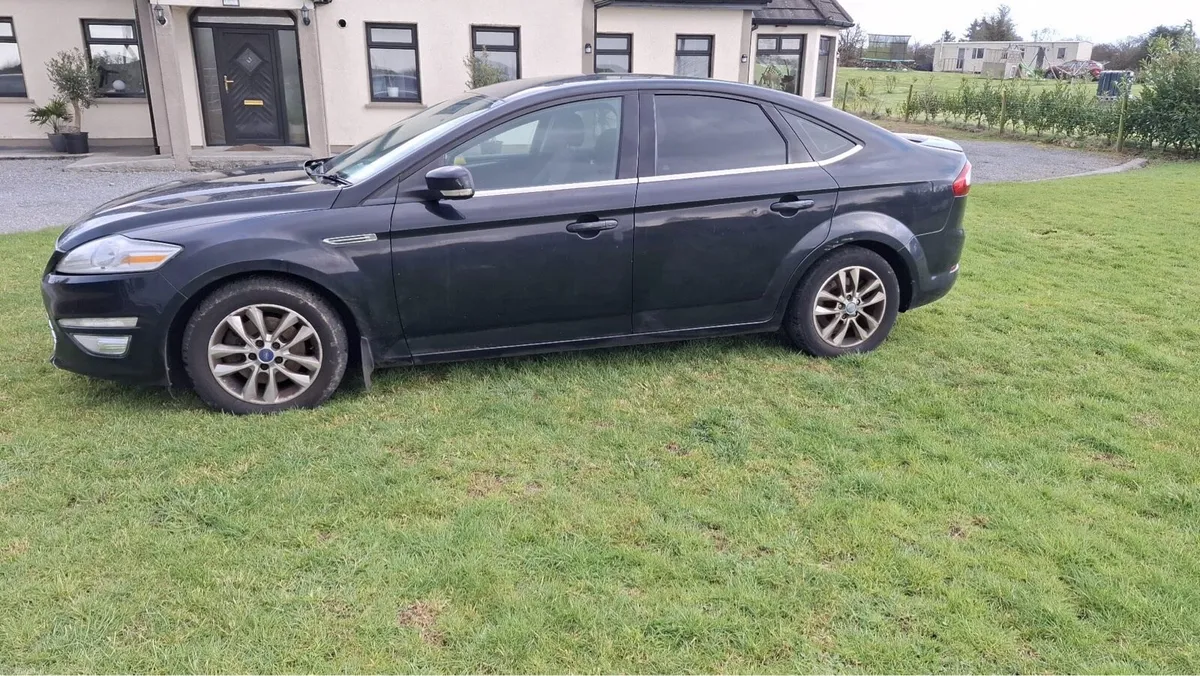 Ford Mondeo 2011 manual - Image 2