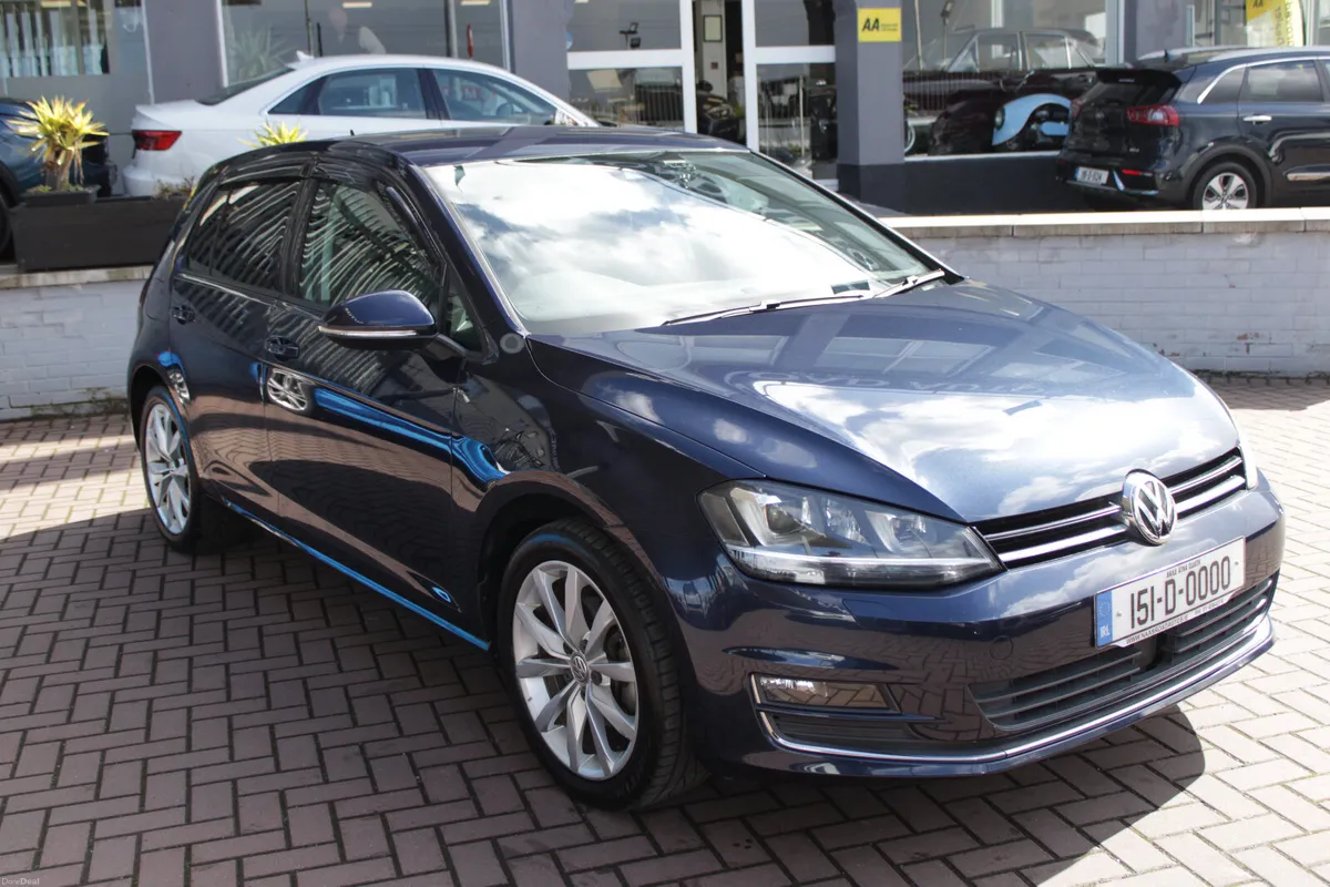 2015 VOLKSWAGEN GOLF 1.4TSI BLUEMOTION 5DR AUTO - Image 2
