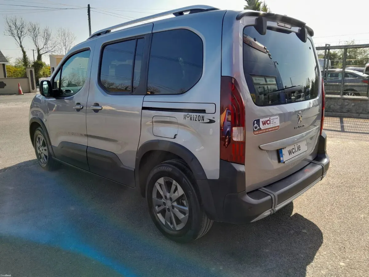 Wheelchair Accessible 2022 Peugeot Rifter - Image 5