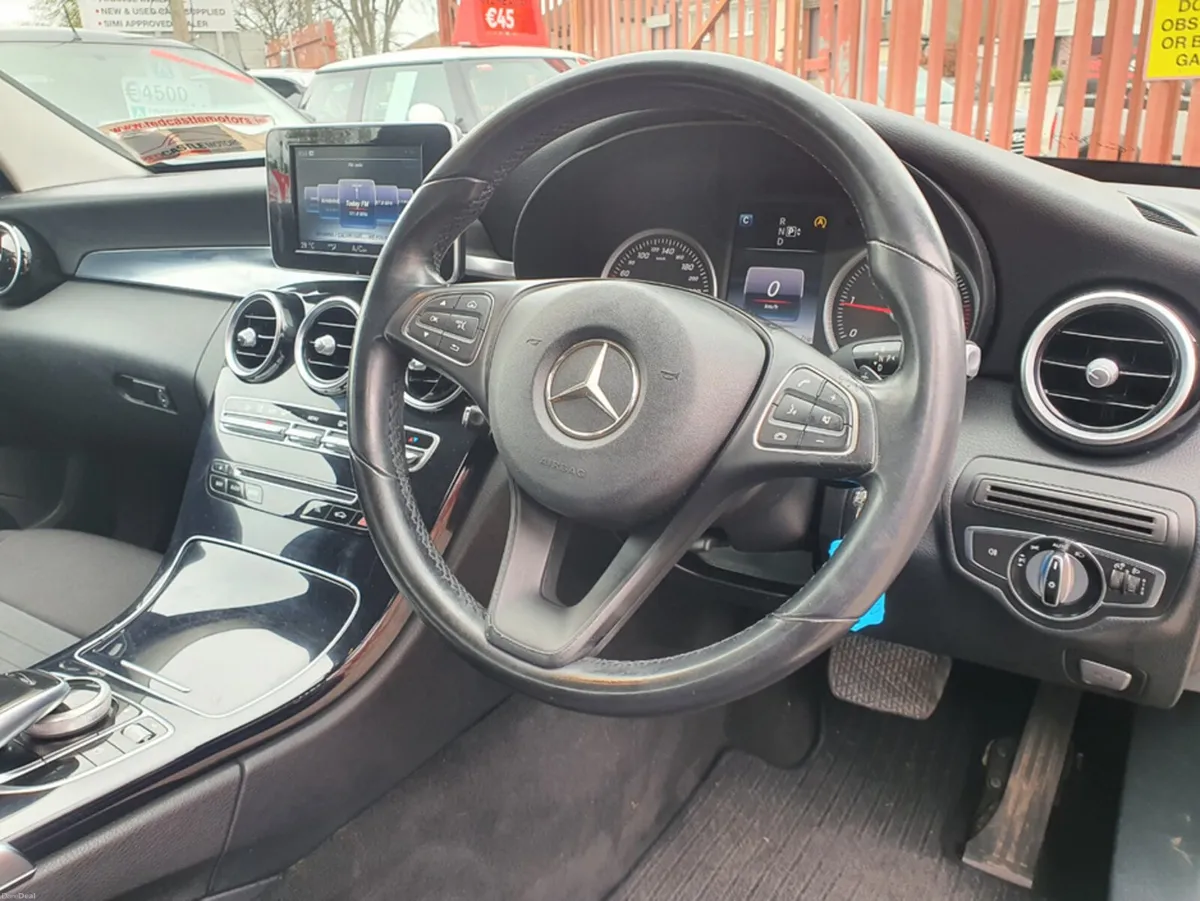 Mercedes-Benz C-Class 180 BLUETEC AUTO 4DR - Image 5