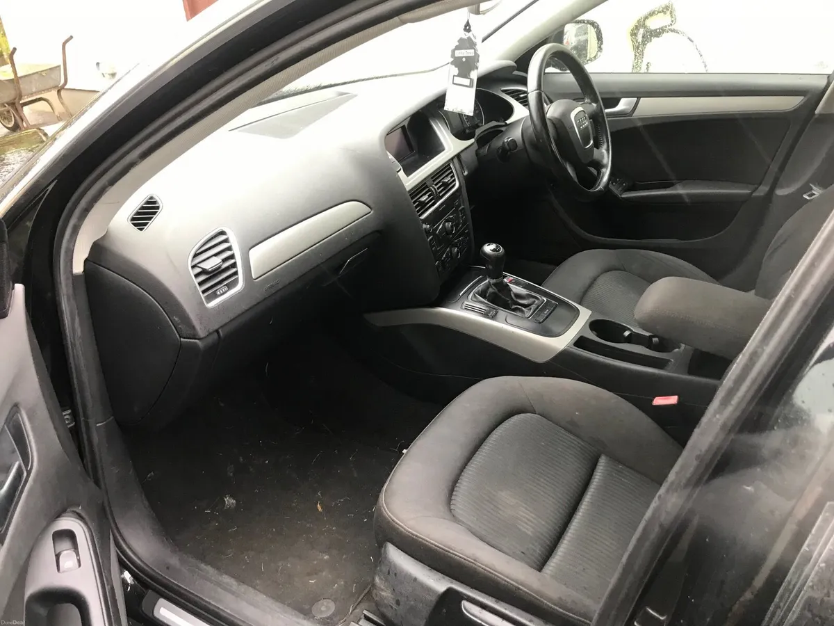 Audi A4 2010 - Image 2