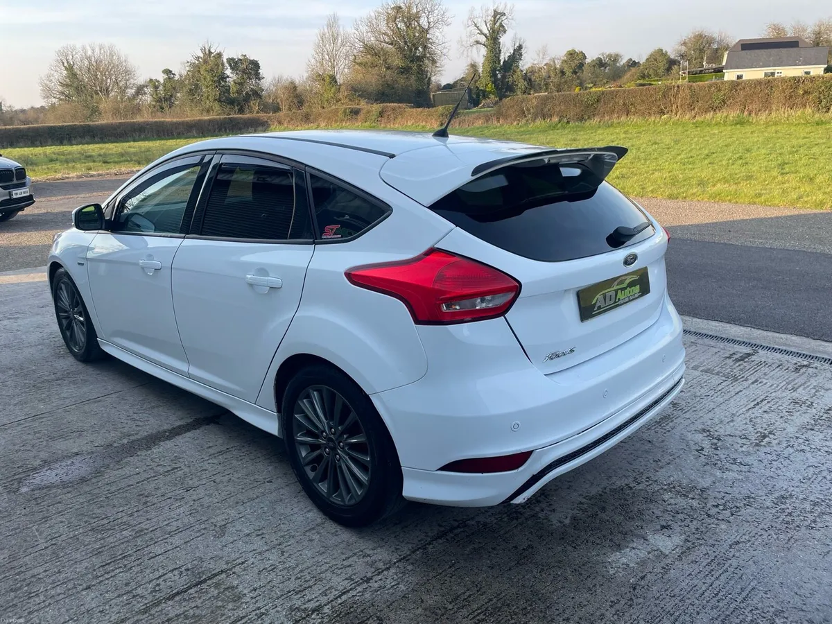 Ford Focus st line Automatic - Image 5