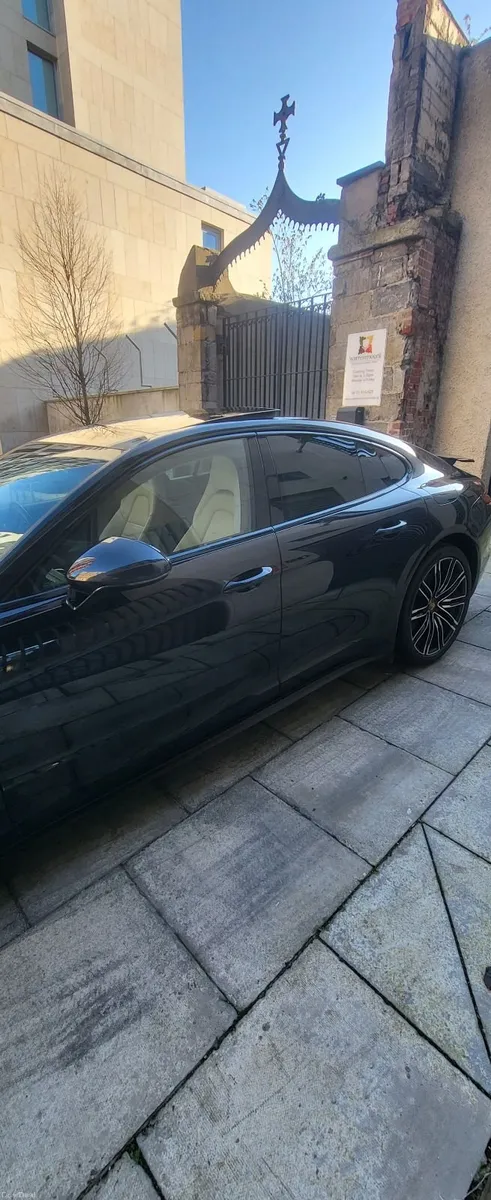 202 Porsche panemera platinum edition - Image 4