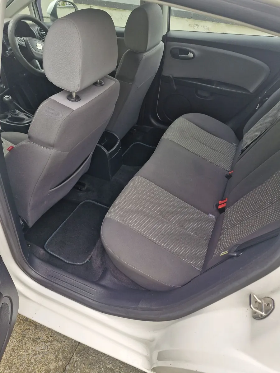 SEAT Leon 2011 - Image 2
