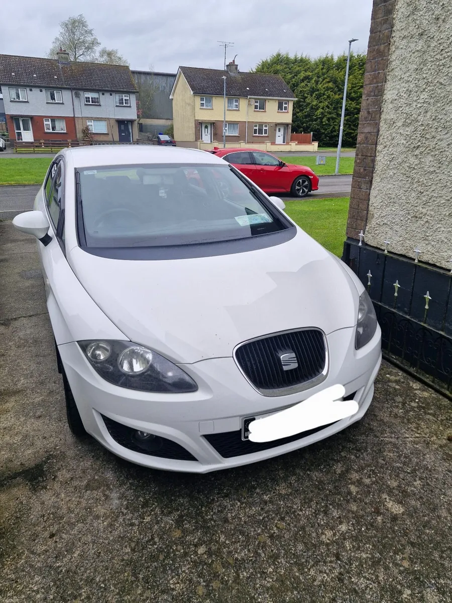 SEAT Leon 2011 - Image 1