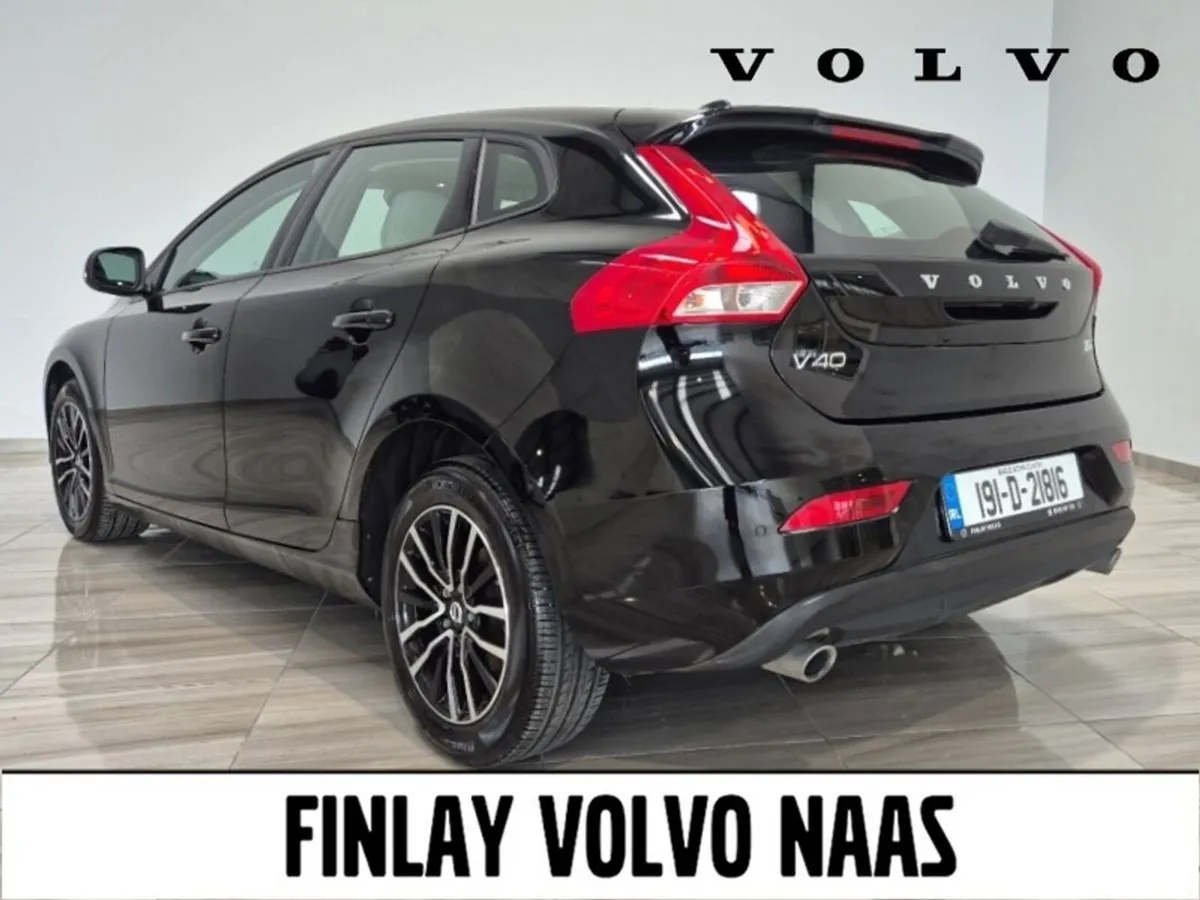 Volvo V40 D3 (150hp) Momentum Edition - Image 4