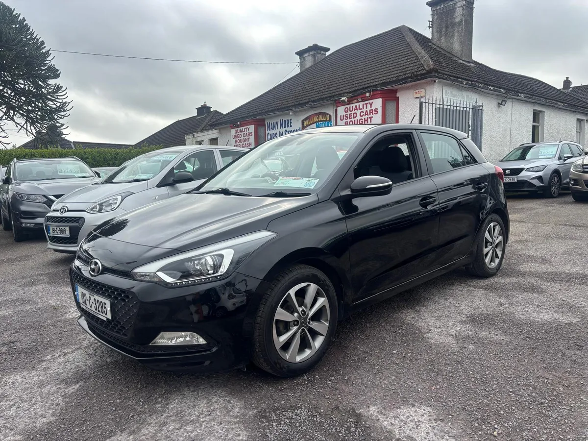 Hyundai i20 2018  DELUXE  PETROL - Image 3