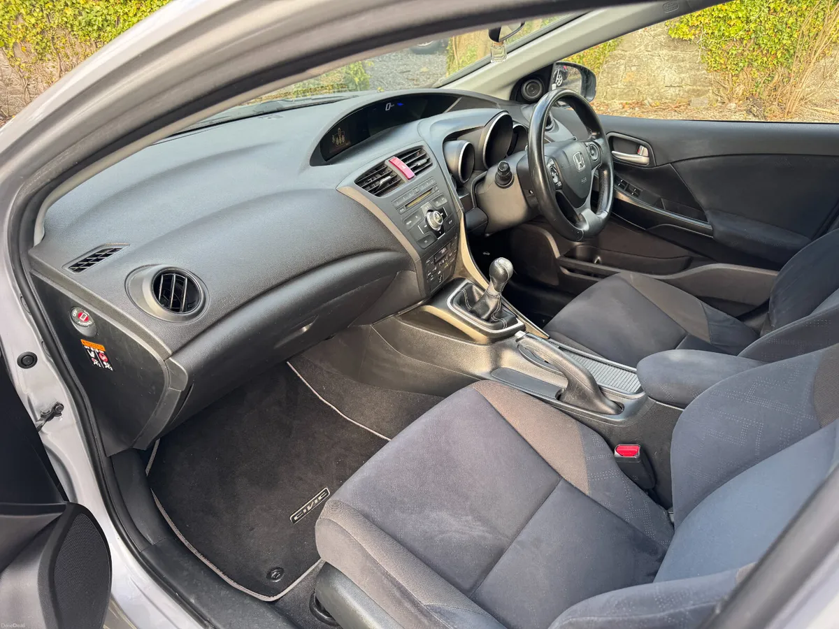 2014 Honda Civic 6 Speed Manual - Image 4