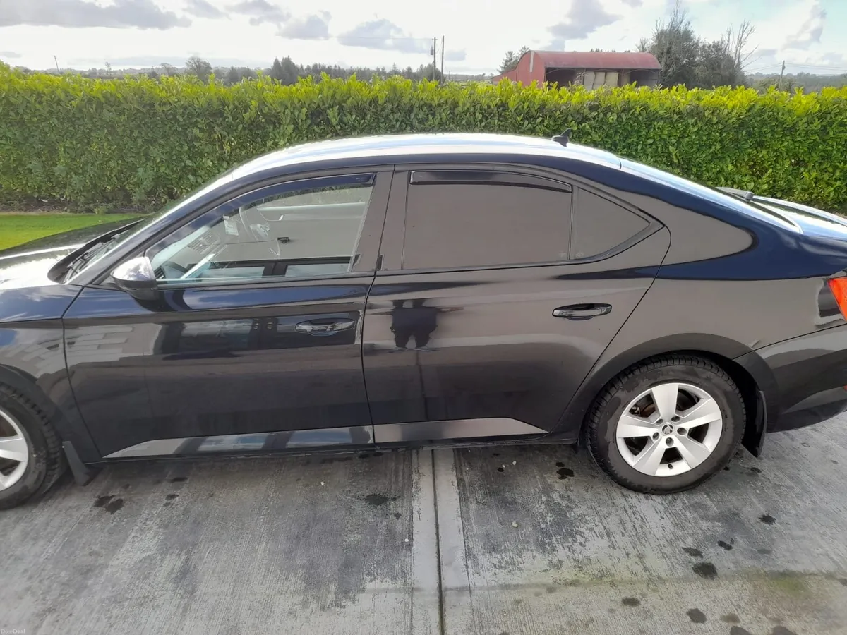 Skoda Superb - Image 1