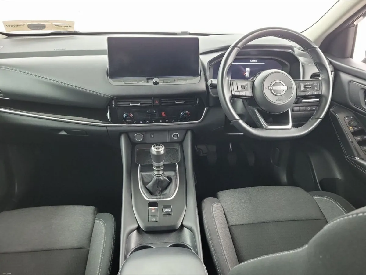 Nissan Qashqai 1.3 PET MILD HYBRID SV PREMIUM - Image 3