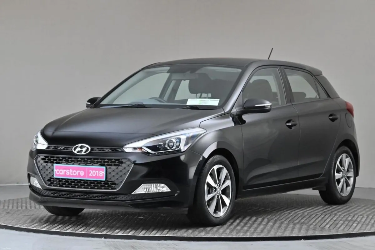 Hyundai i20 1.2  ACTIVE DELUXE 5SPD BI-TONE SEATS* - Image 4