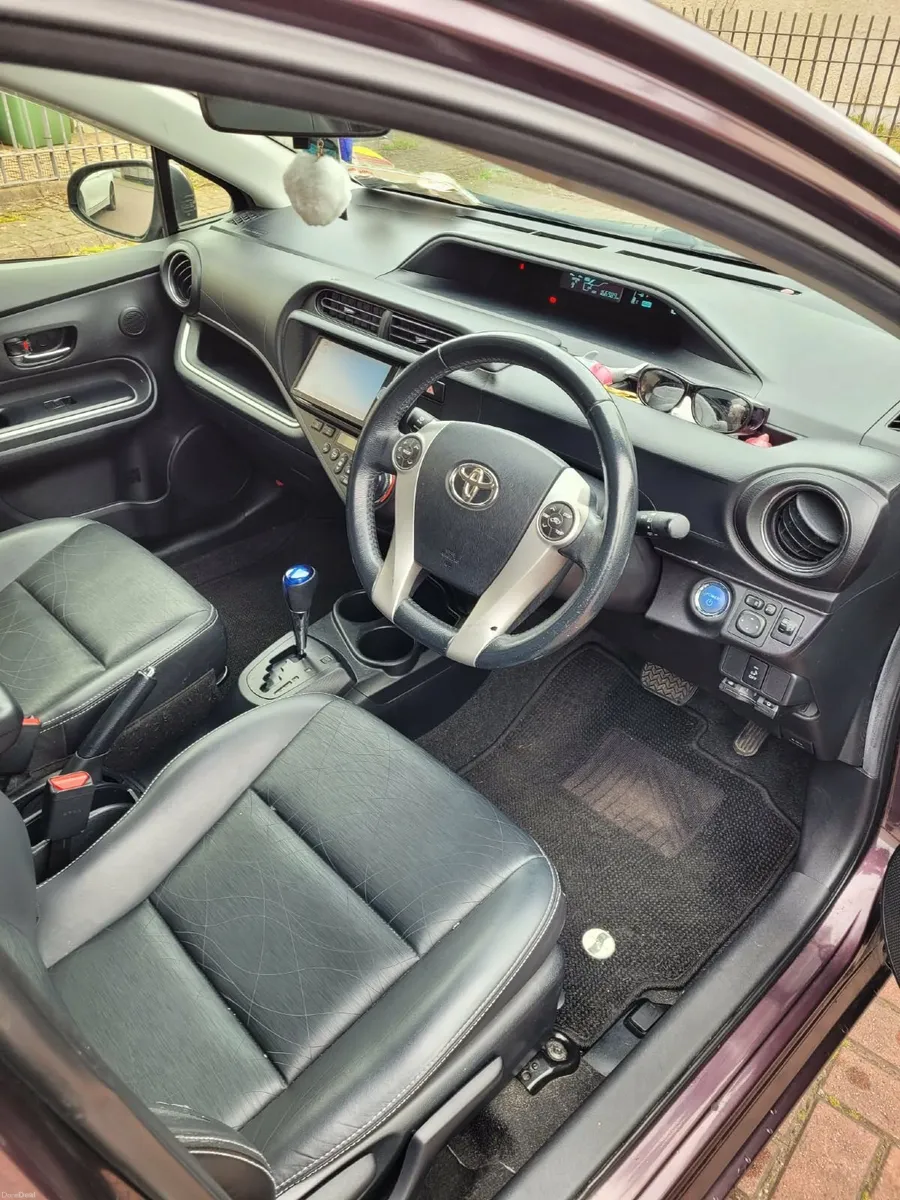 Toyota Aqua 2014 - Image 4