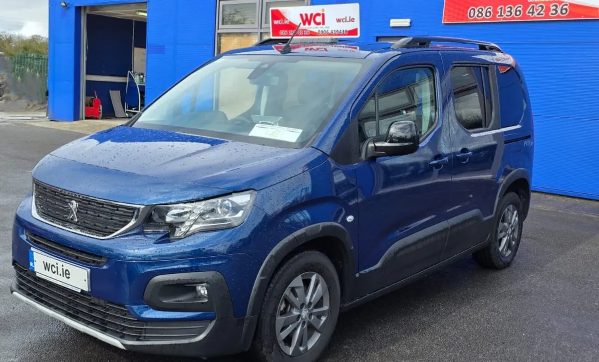 Wheelchair Taxi Auto Peugeot Rifter - Image 2