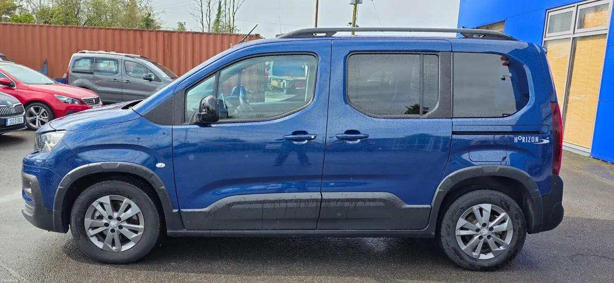 Wheelchair Taxi Auto Peugeot Rifter - Image 4