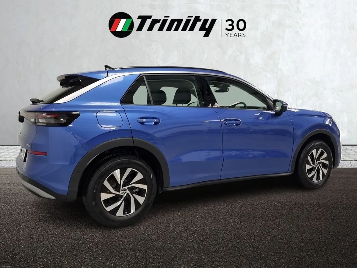 Volkswagen T-Roc ** LIFE ** 1.5TSI MHEV ** 115BHP - Image 3