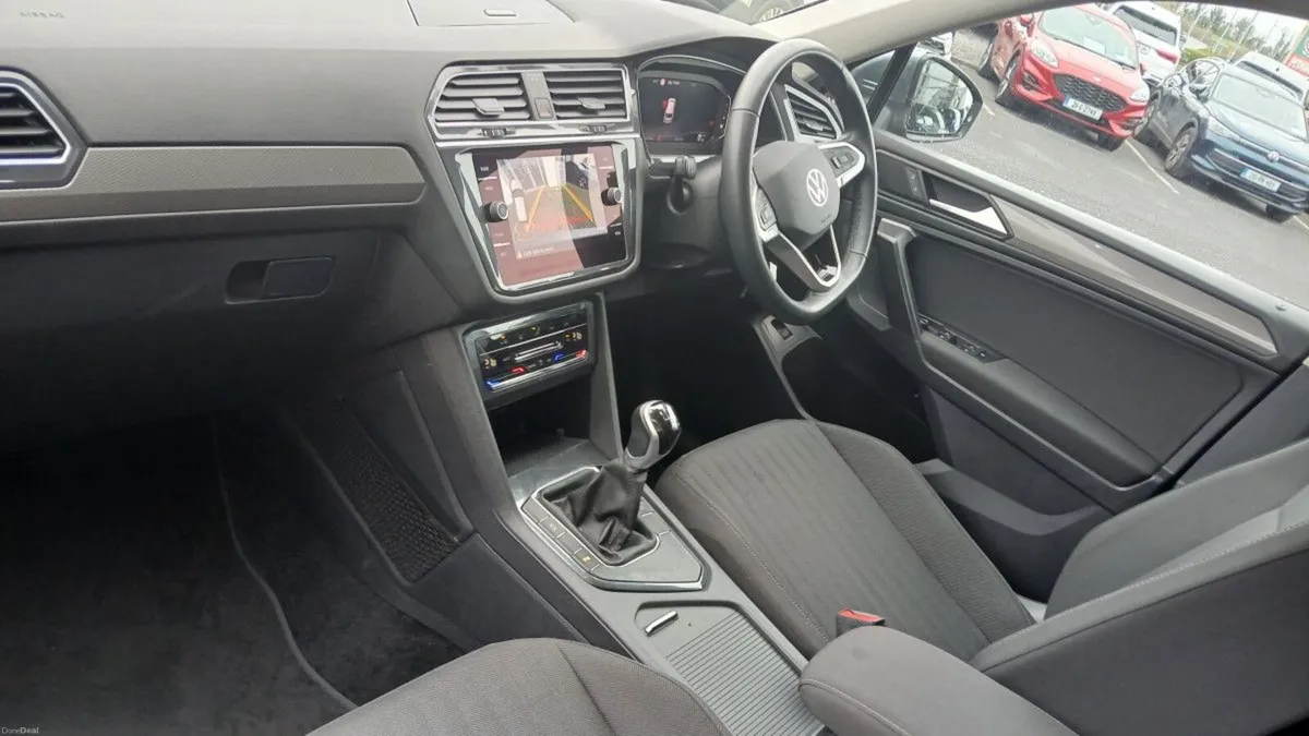 Volkswagen Tiguan Allspace Life 2.0 TDI 150 HP **R - Image 3