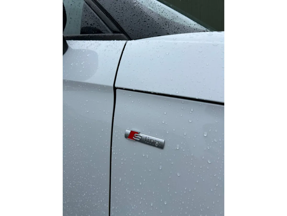 Audi A1 1.4 TFSI S LINE - Image 4
