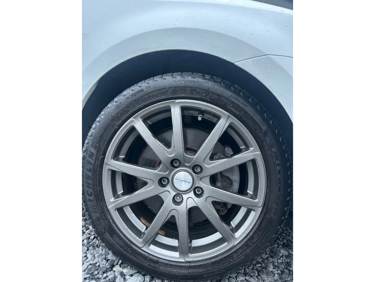 Volkswagen Golf 1.4 TSI 5DR 150HP Highline - Image 5