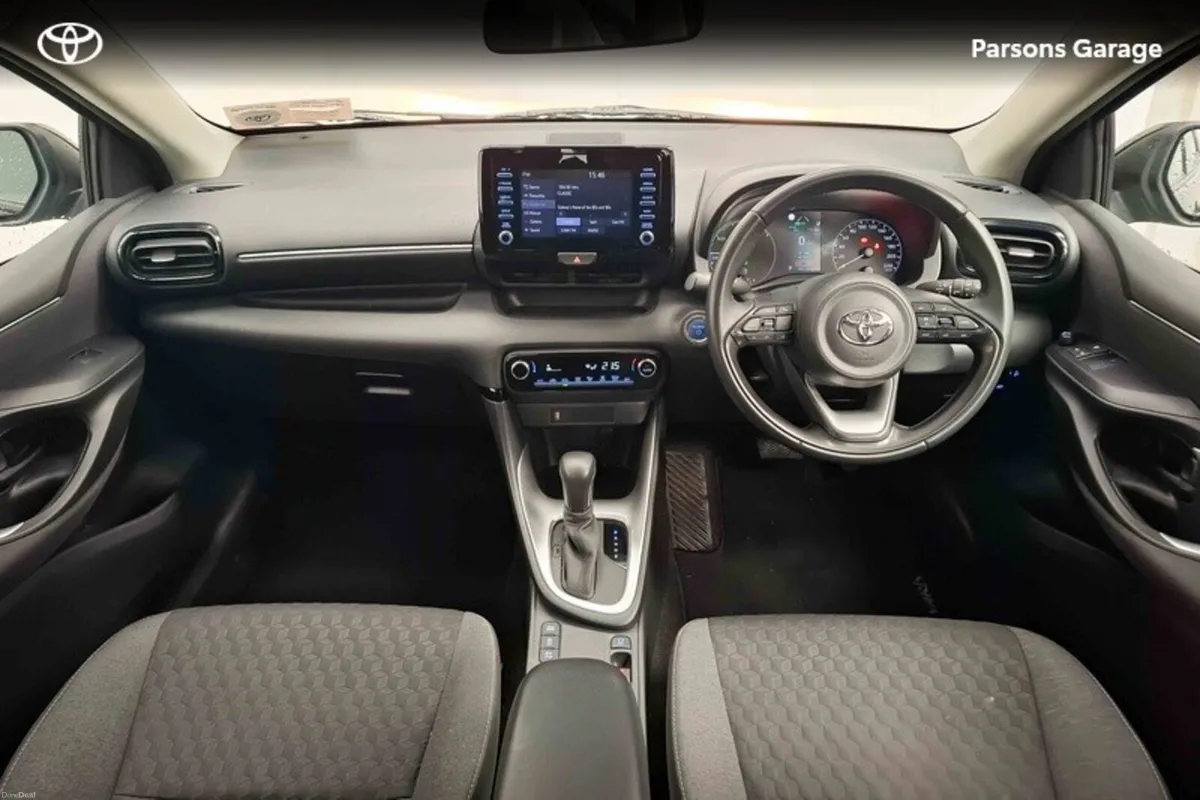 Toyota Yaris 1.5 HYBRID LUNA 4DR AUTO - Image 6