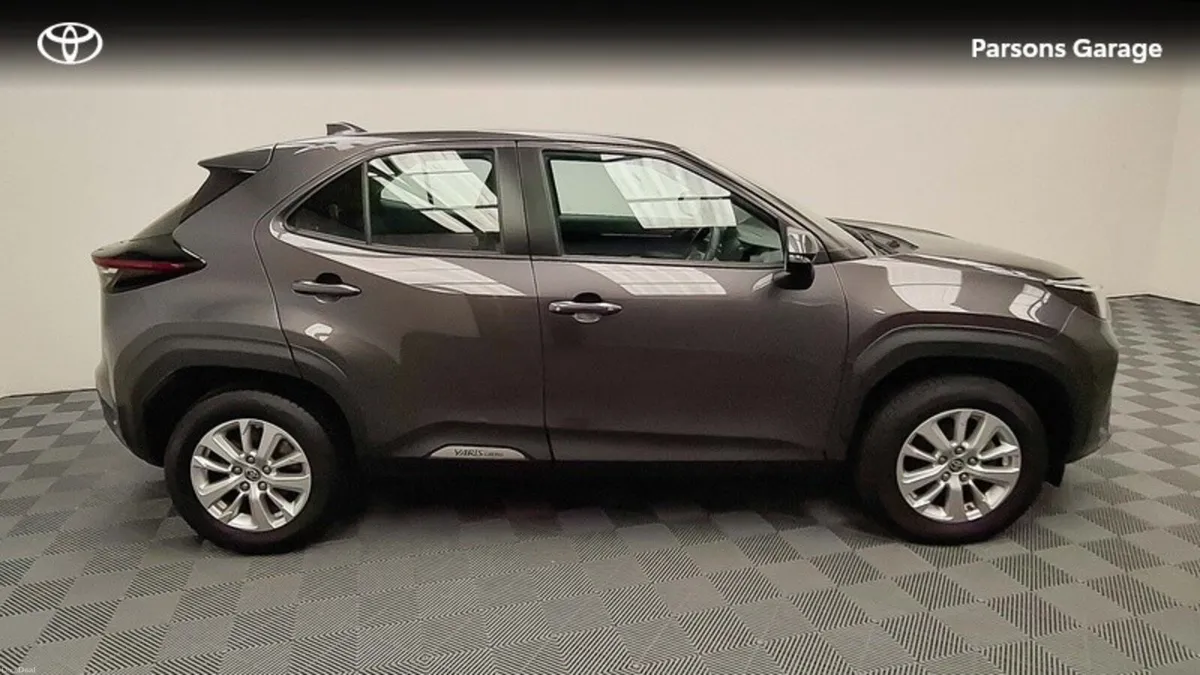 Toyota Yaris Cross YARIS CROSS LUNA - Image 3
