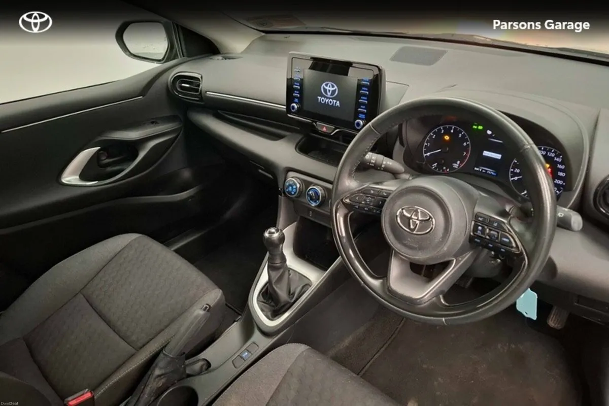Toyota Yaris 1.0 LUNA 4DR - Image 6